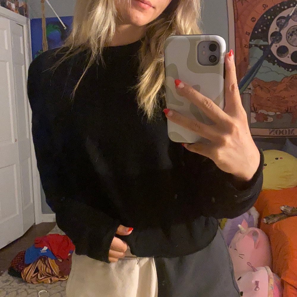 Black long sleeve tee